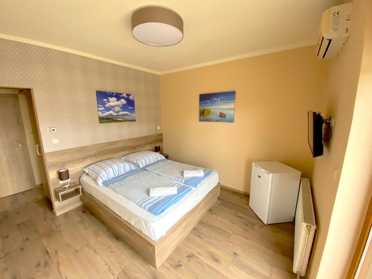 Hotel Unio Vendeghaz 2 Siófok Exterior foto
